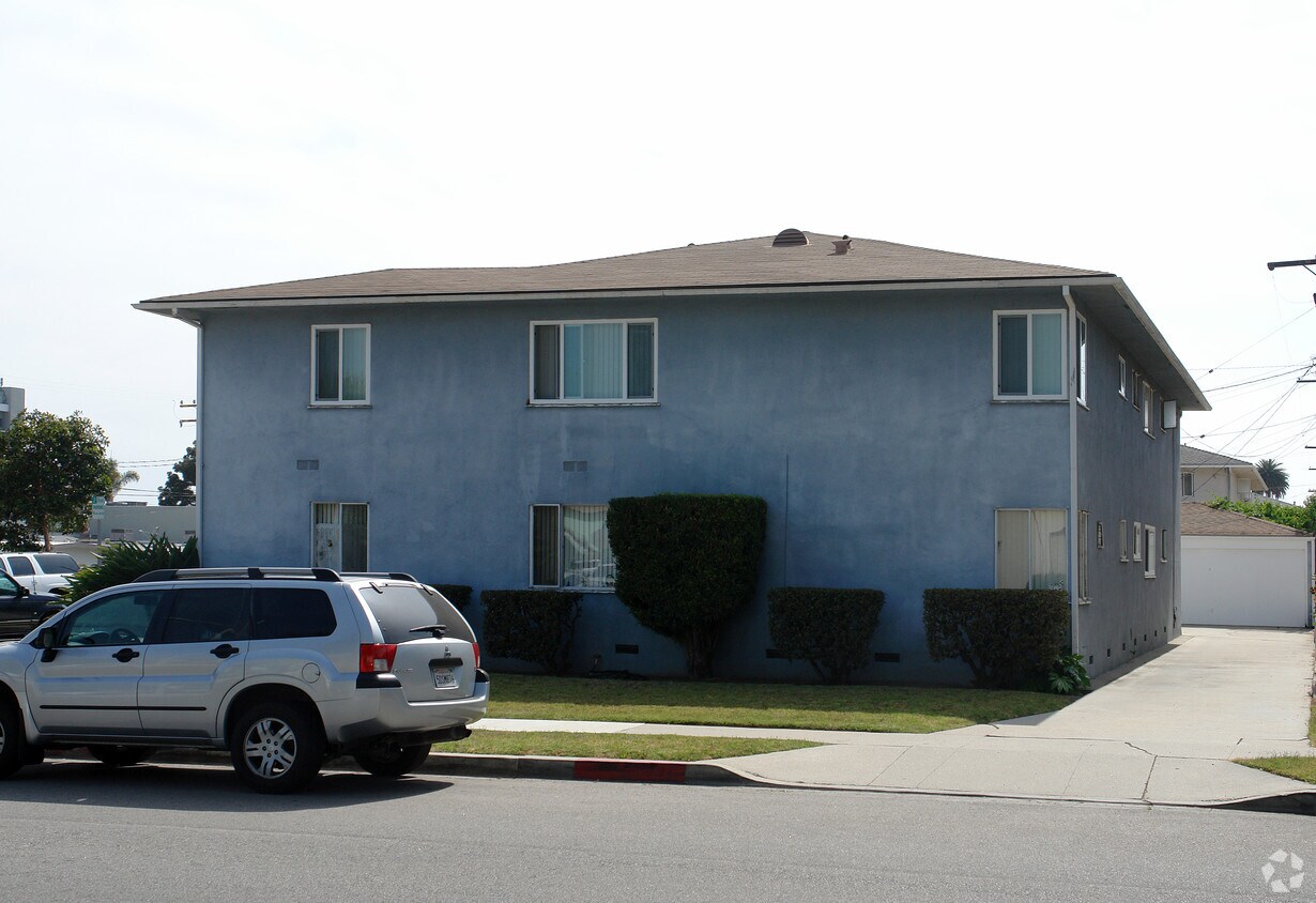 Building Photo - 2985-2995 Luna Dr