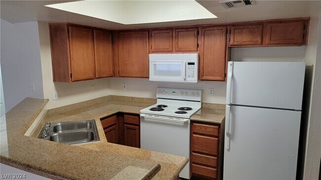 Foto del edificio - 8600 W Charleston Blvd