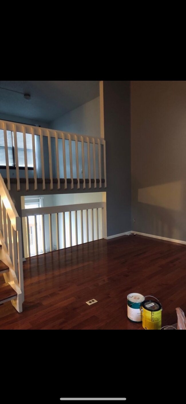 Foto del edificio - 473 Rolling Hills Dr