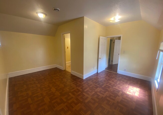 Foto del edificio - 2117 N Ilion Ave