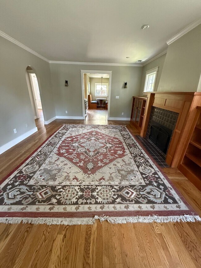 Foto del edificio - 2 Bedroom 1 Bathroom Updated Single Family...