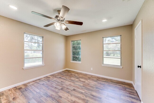 Foto del edificio - 305 Yaupon St