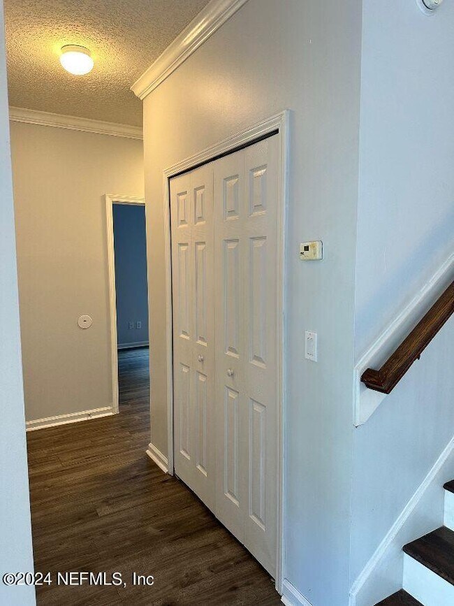 Foto del edificio - 140 Corral Cir