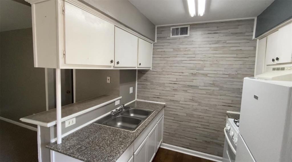 2922 Randolph Rd Unit 5, Pasadena, TX 77503 Room for Rent in Pasadena