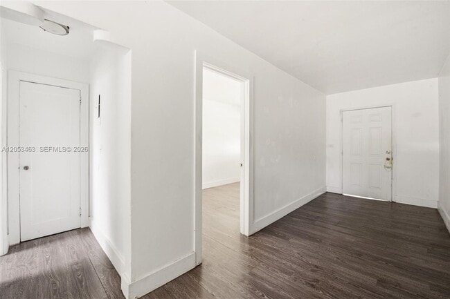 Building Photo - 7410 NW Miami Pl