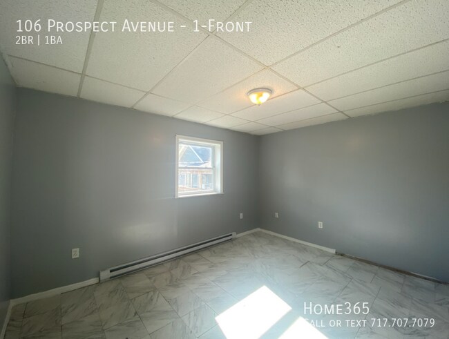 Building Photo - 2 Bedroom, 1 Bathroom Unit Available Now!