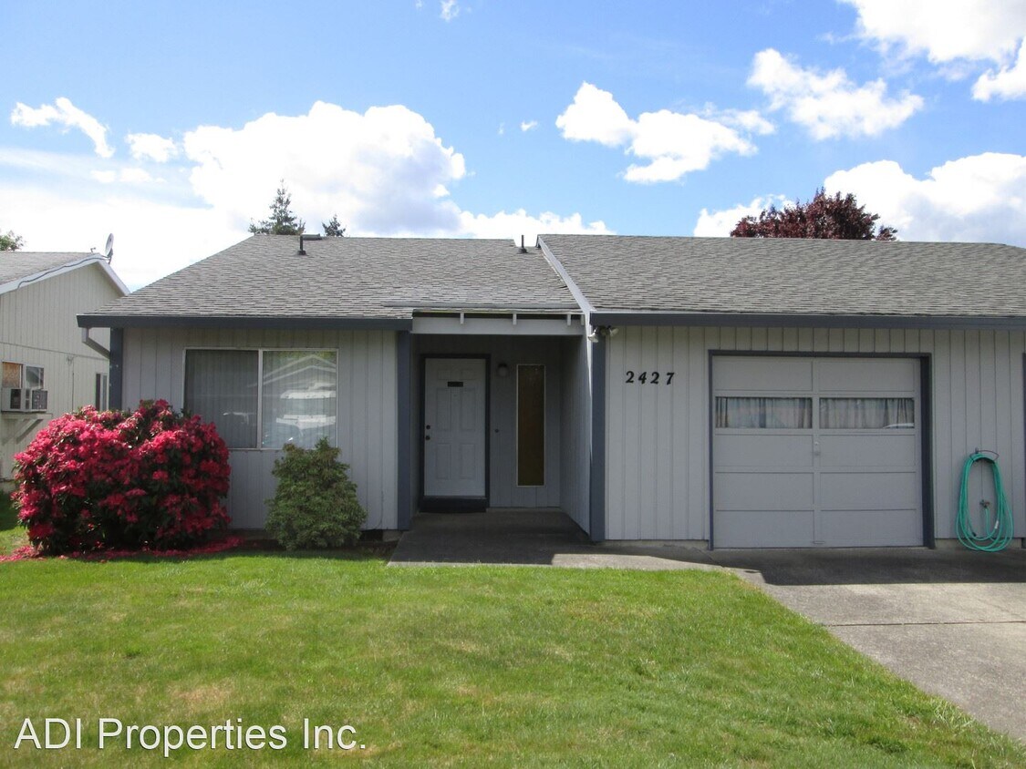 Primary Photo - 2 br, 1 bath House - 2425 SE 53rd Ave