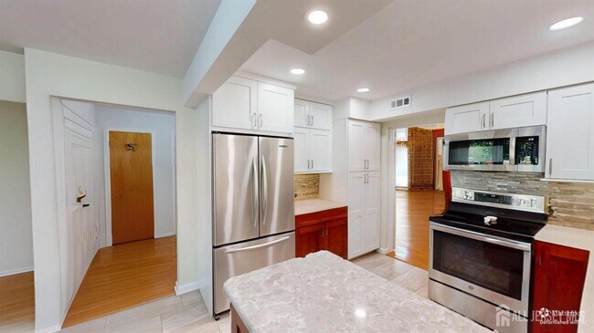 Foto del edificio - 157 Willowbrook Dr