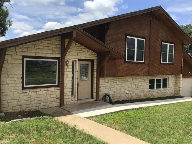 Building Photo - 4 br, 3 bath House - 1006 Ridge Point Drive