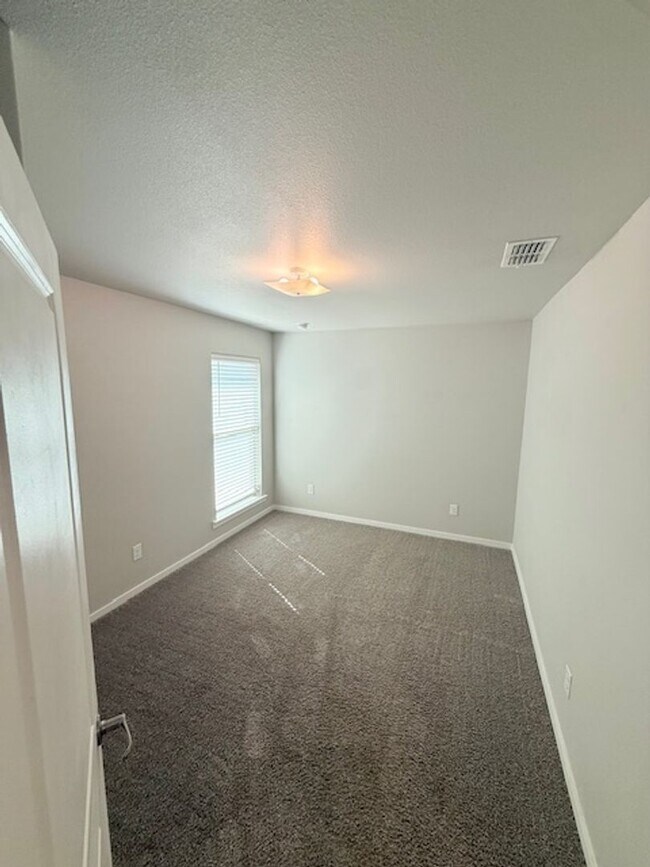 Foto del edificio - 9709 Saratoga Ave