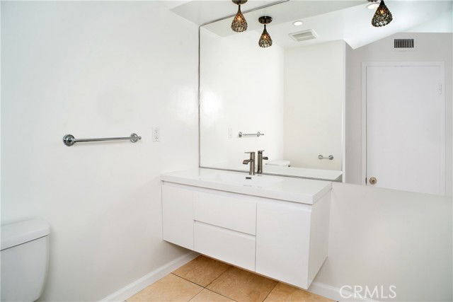 Foto del edificio - 16851 Germain St