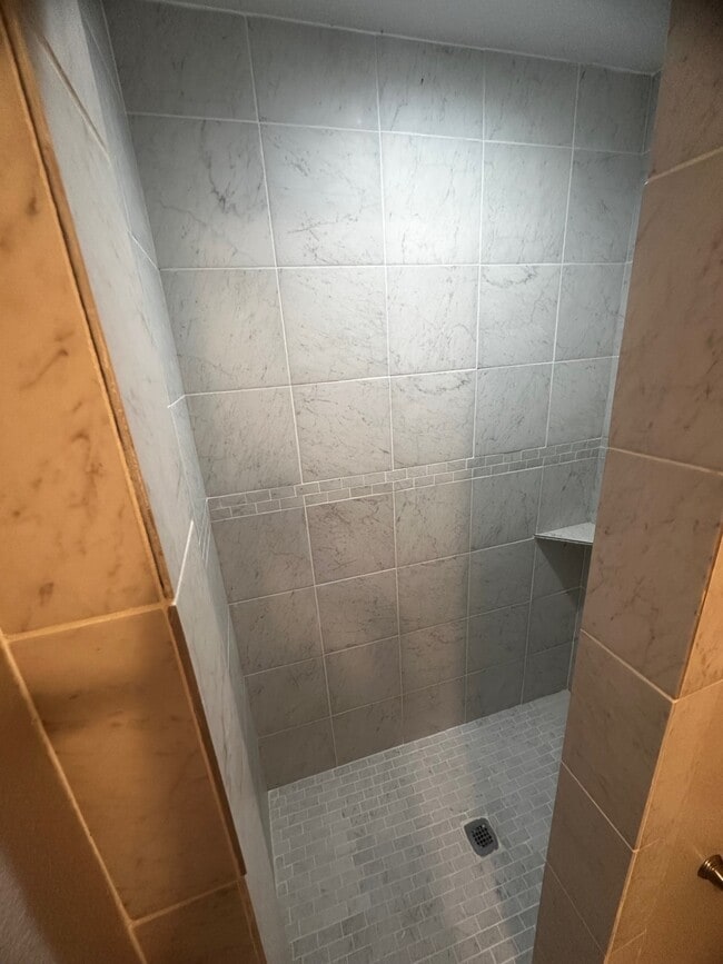 Building Photo - 1572 E Pine Lake Cir