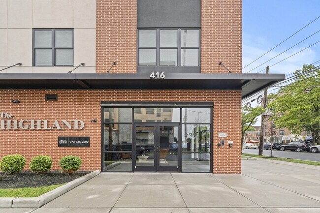 Building Photo - 416 Highland Ave