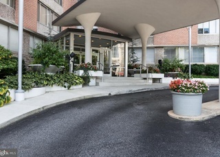 Building Entrance - 1 E University Pky