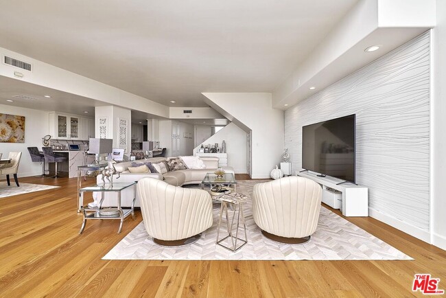 Building Photo - 4337 Marina City Dr
