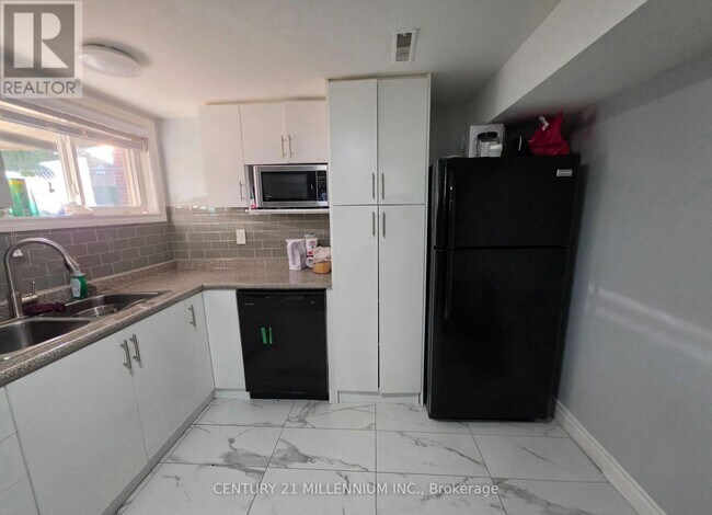 Building Photo - 23 Malcolm Crescent