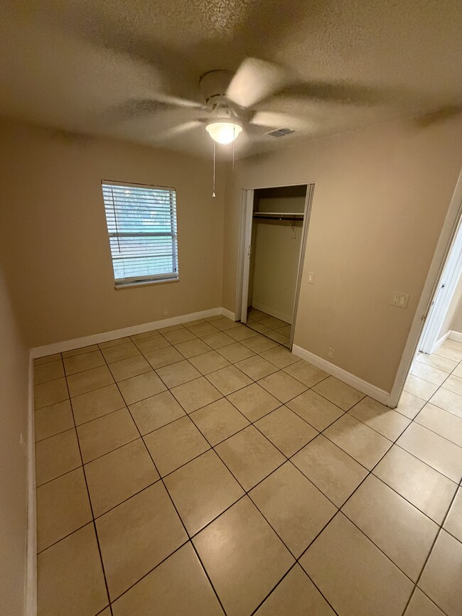 Building Photo - 5624 Struthers Ct