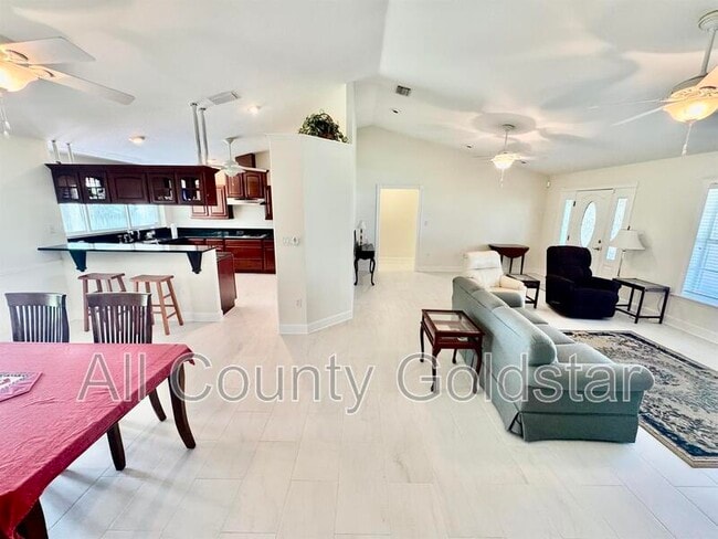 Foto del edificio - 4114 Rock Creek Dr
