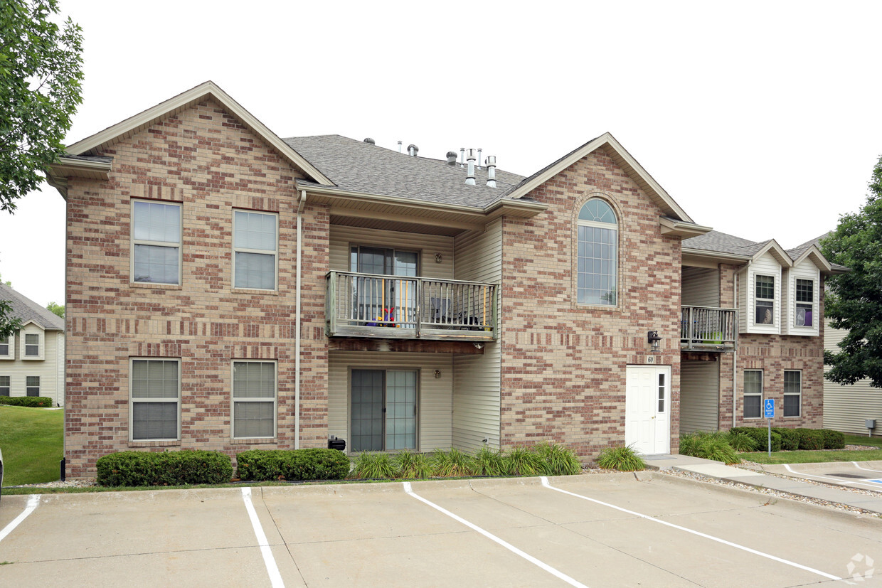 Primary Photo - Green Meadow Apartments