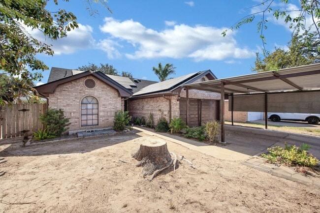 Building Photo - 2316 Pin Oak Rd