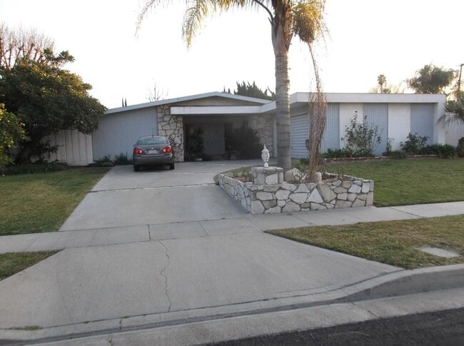 Building Photo - 1756 Rosalia Dr