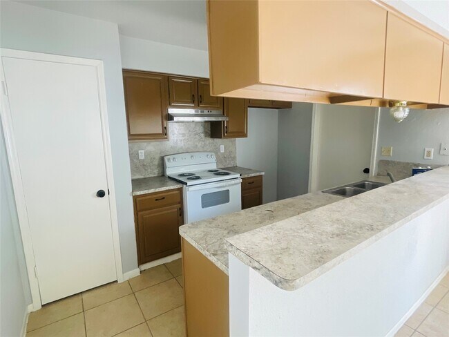 Foto del edificio - 12223 W Village Dr