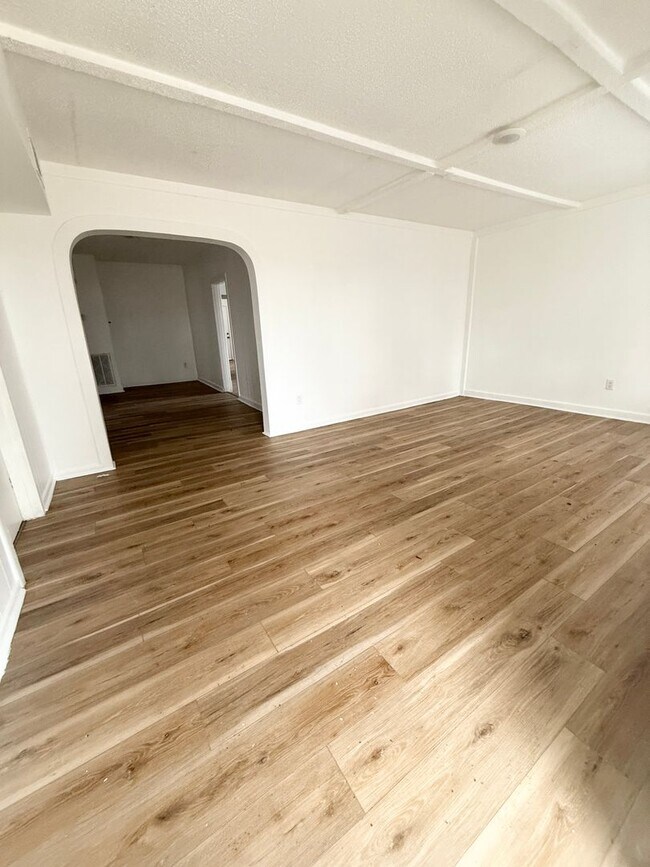 Foto del edificio - 1611 W 16th St