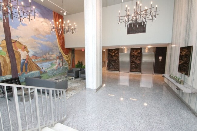 Foto del edificio - Luxury 1 Bedroom with Balcony, Pool & City Views – Hopkinson House