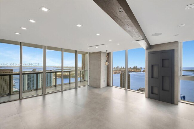 Foto del edificio - 495 Brickell Ave