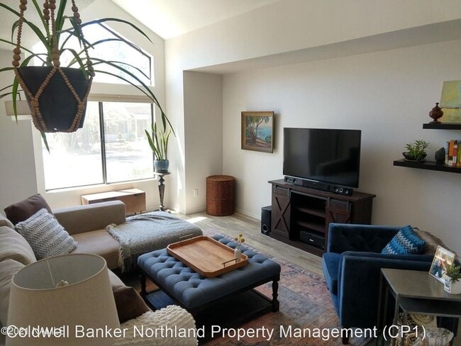 Building Photo - 3 br, 2 bath House - 2640 E Hemberg Dr