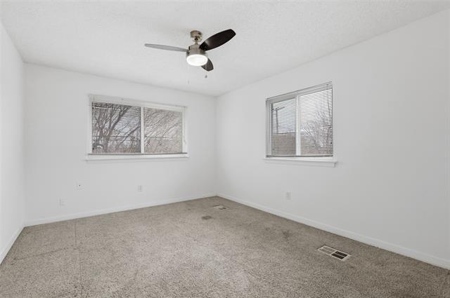 Building Photo - 3804 Greenhills Ct E