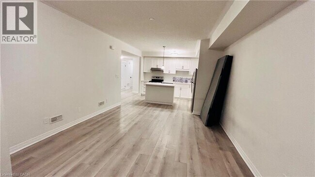 Photo du bâtiment - 142 Foamflower Pl