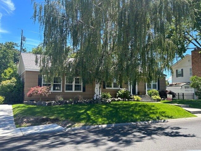 Foto del edificio - NEW LISTING In Desirable N. Richland Neigh...