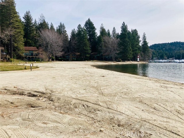 Foto del edificio - 27657 Peninsula Dr