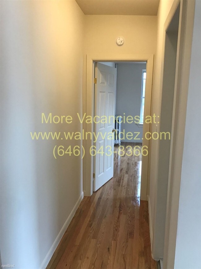 Foto del edificio - 1 br, 1 bath  - 666 Courtlandt Ave