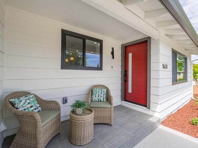 Building Photo - 1631 Fawn Ct