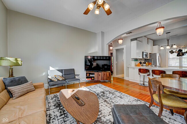 Foto del edificio - 2528 Broadway St
