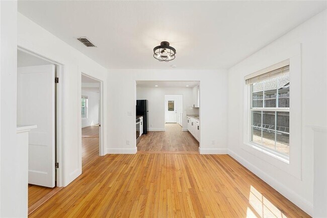 Foto del edificio - 3103 E 16th St