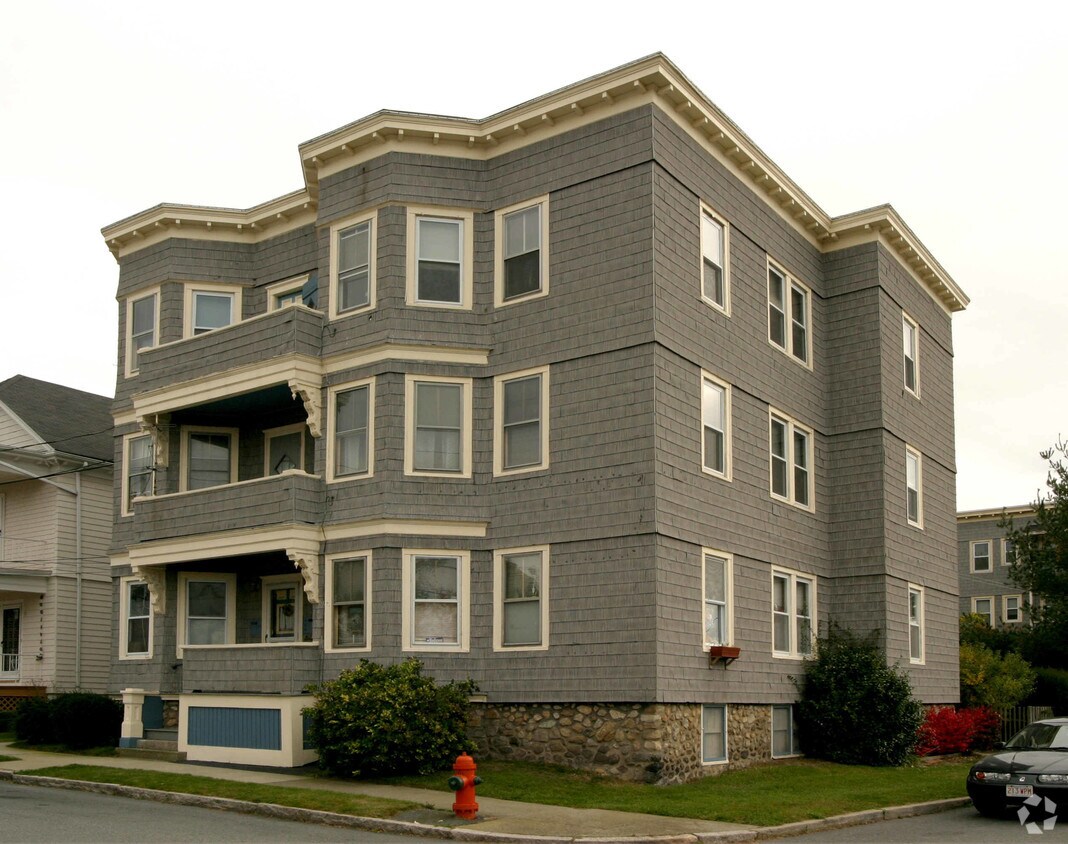 Primary Photo - 96 Ellen St