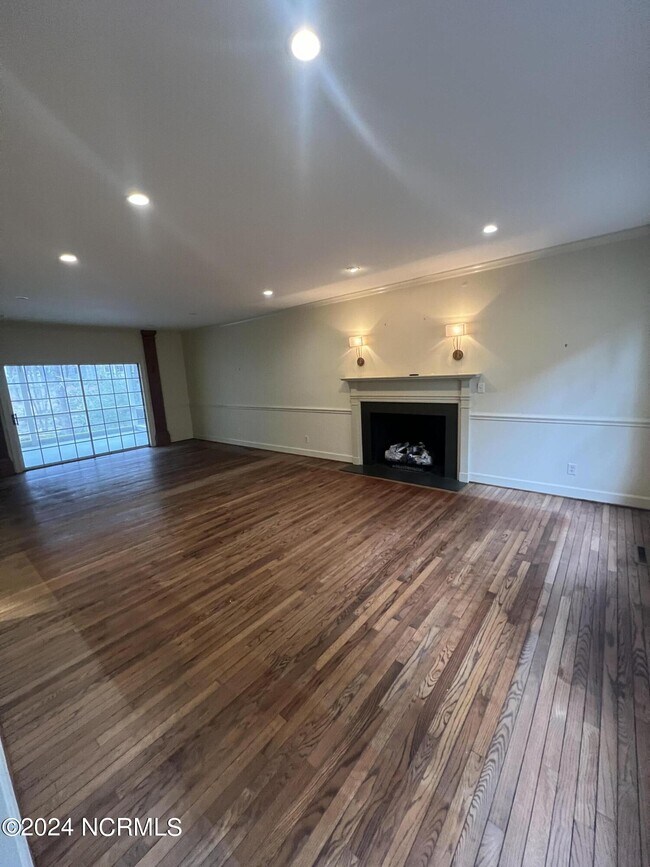 Building Photo - 4 Villagewood Cir