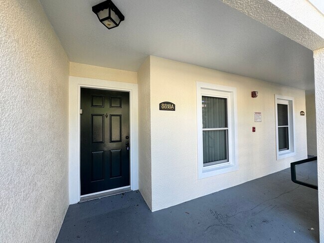 Building Photo - Beautiful 3 Bedroom, 2 Bathroom Condo in K...