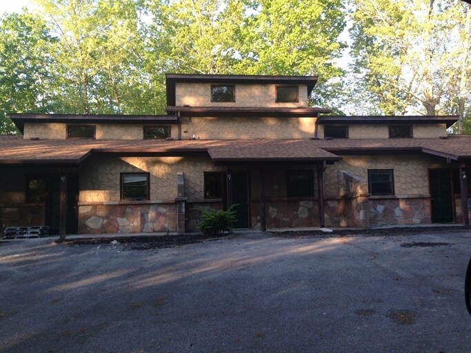 Primary Photo - 4234 Dollys Dr