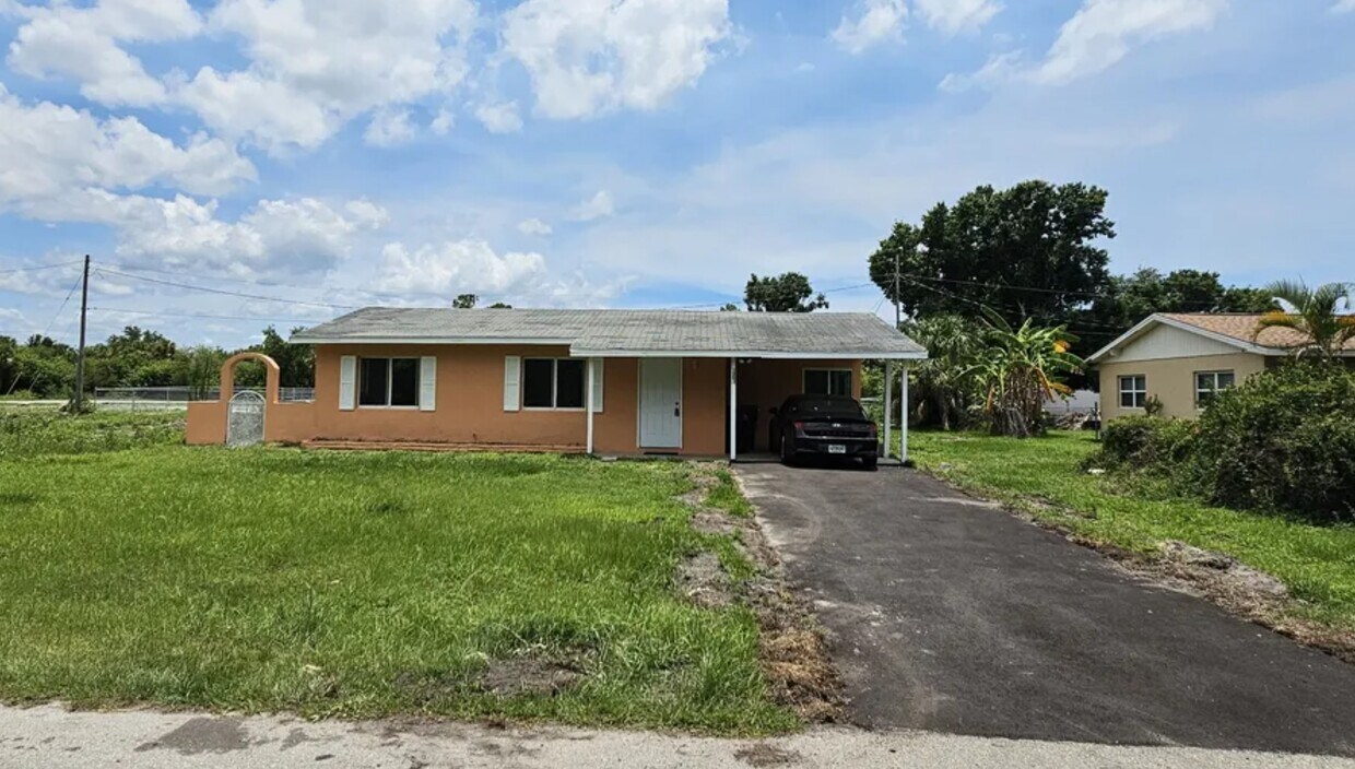 Foto principal - 1301 Ansin St