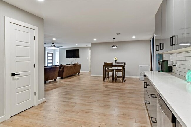 Building Photo - 13370 Capital Dr