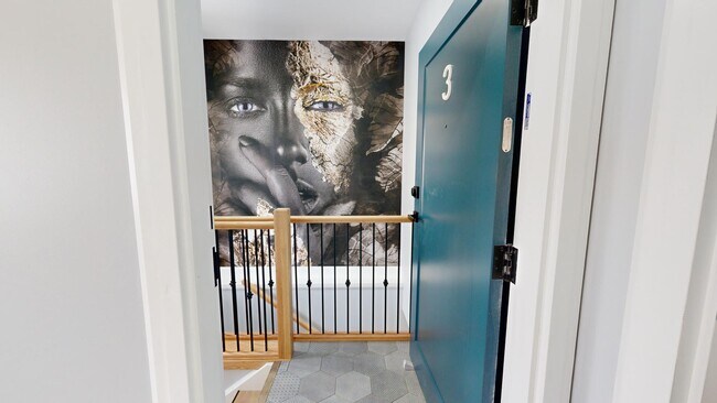 Photo du bâtiment - ULTRA MODERN ONE BEDROOM WITH SIX APPLIANCES