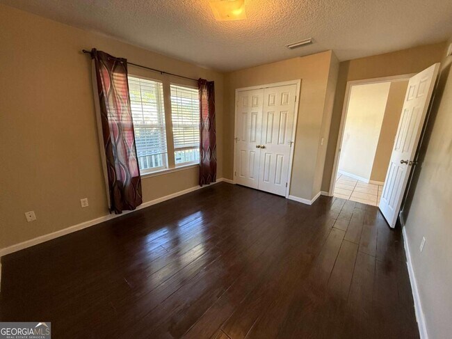 Building Photo - 107 Cypress Bend