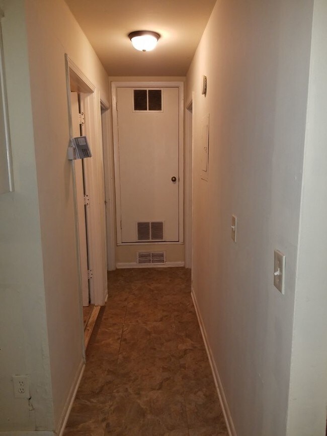 6390 Raymond Ter, Union City, GA 30291 Room for Rent in Union City