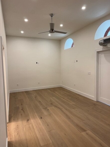 Photo - 100 Captains Row