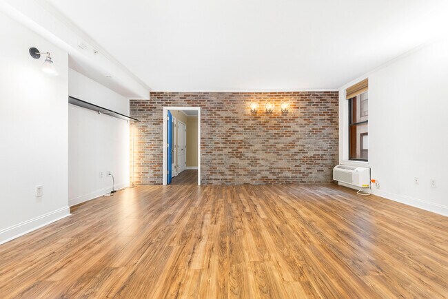 Building Photo - 4301 Park Ave