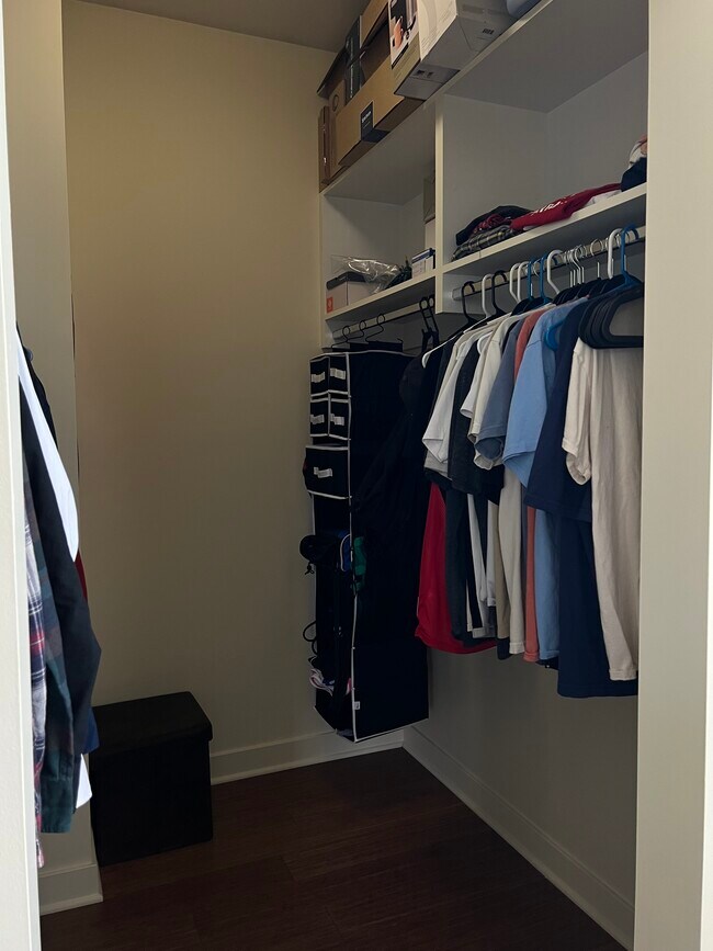 Foto del edificio - 325 S Poplar St